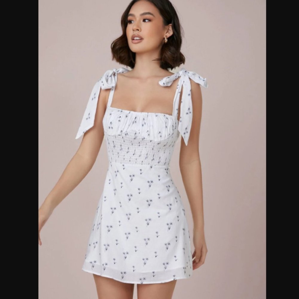 NEW Dandelion Ditsy Floral Print Ruched Smocked White Dress